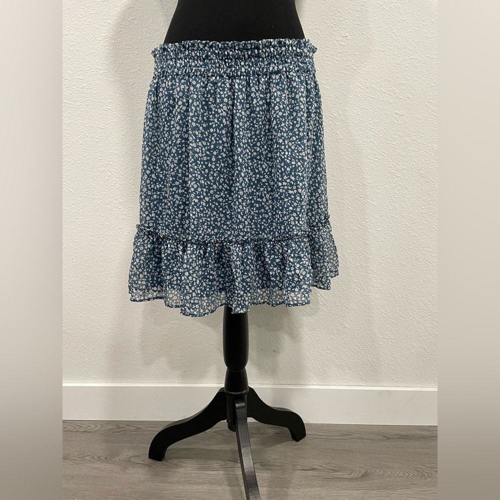 Lauren Conrad pleated skirt